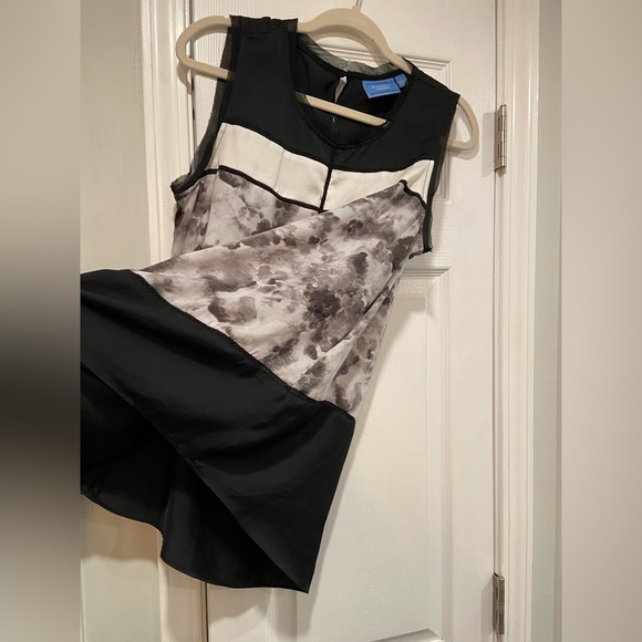 Simply Vera Wang Size L Black Gray Lightweight Watercolor Drop-Tail Hem Tank Top - Picture 2 of 11